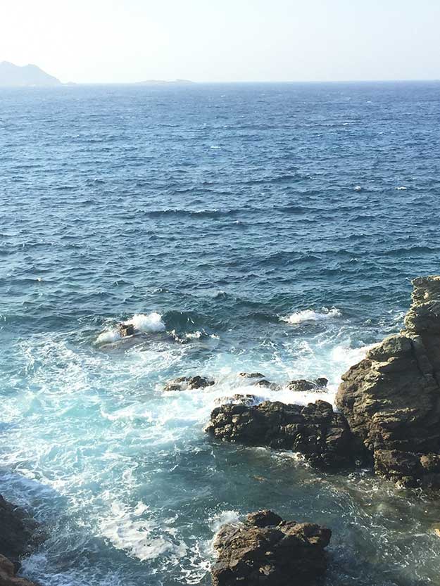 רוחות חזקות מכות בחוף פטליה